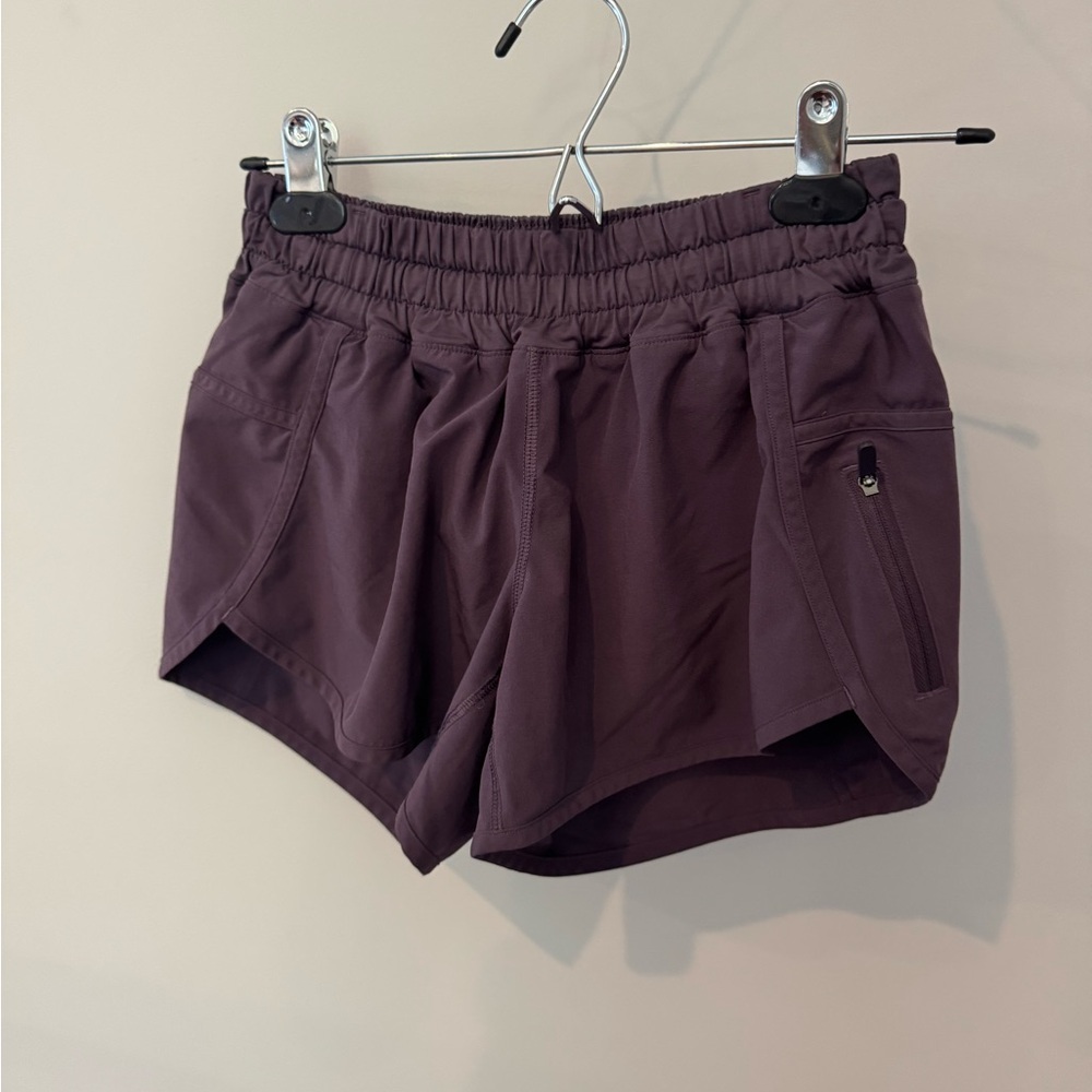 Lululemon Hotty Hot Lined Short 4" - Purple